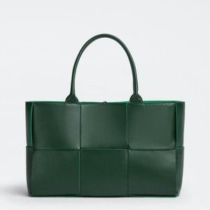 Bottega Veneta  Intrecciato Arco Leather Tote - Raintree Green